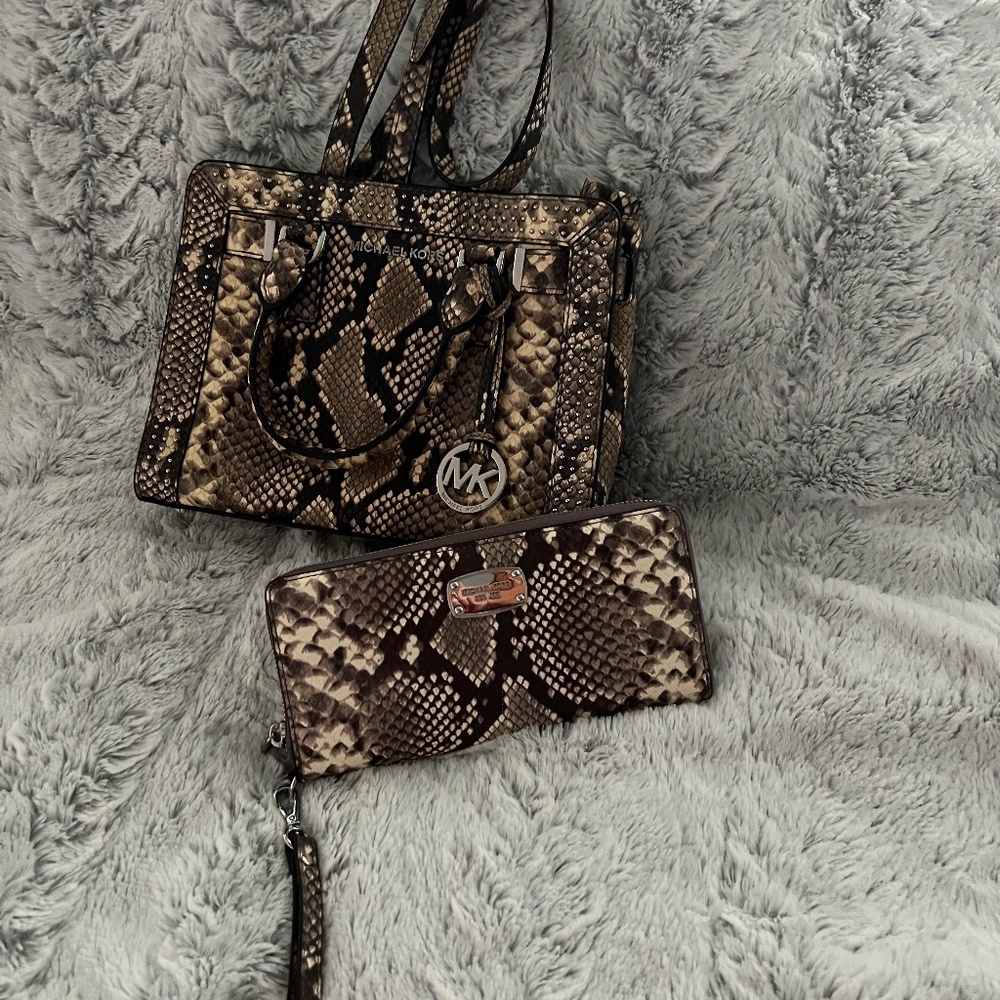 Michael Kors Purse with matching wristlet wallet